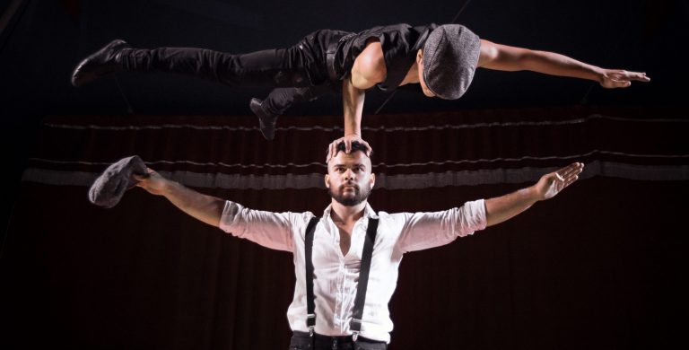 Acrobazie circensi avventurose di Viaggio nel tempo